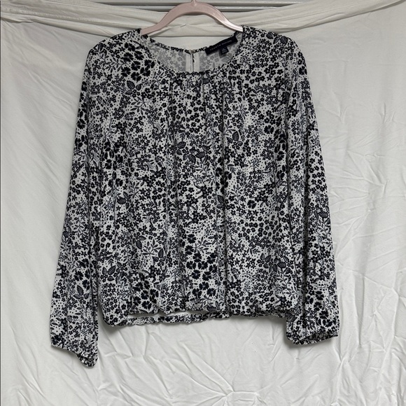 Tommy Hilfiger Tops - Tommy Hilfiger Monochrome Floral Blouse